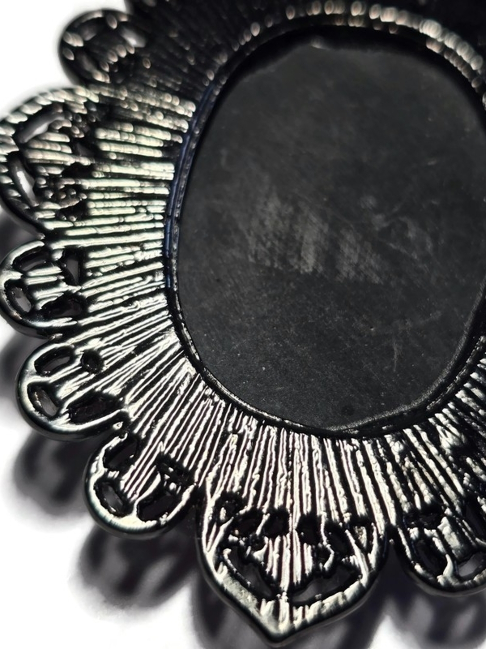 Vintage-Inspired Black and White Cameo Pendant Necklace - Picture 8 of 9
